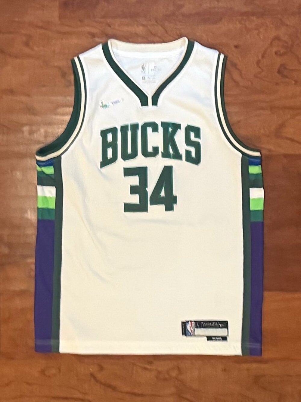 Nike Bucks Giannis Jersey, Youth Large
